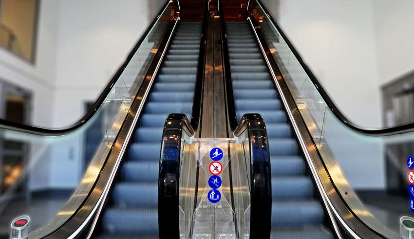 ارسال 51 دستگاه پله برقی و آسانسور میتسوبیشی برای فروشگاهی در چین -