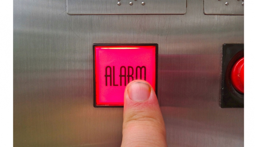 img empty - در صورتی که شخصی درون آسانسور گیر کرد چه اقدامات لازمی را انجام دهید؟