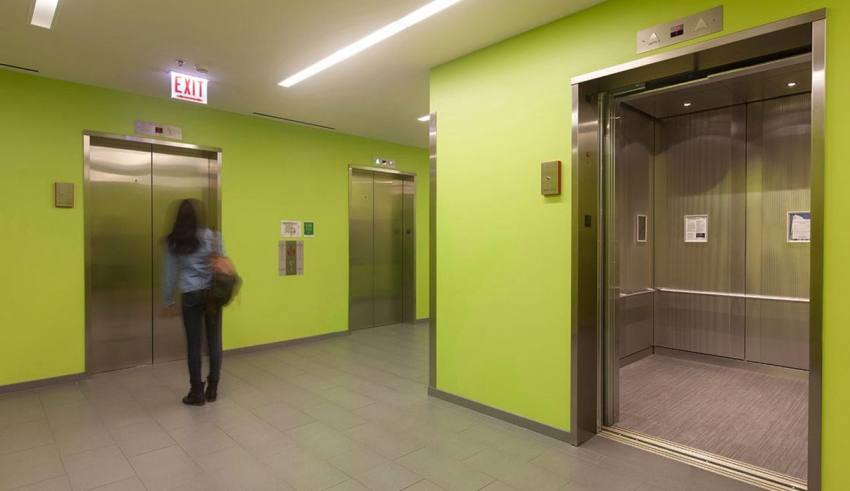 img empty - حضور کارشناس آسانسور در کنار قاضی دادگاه