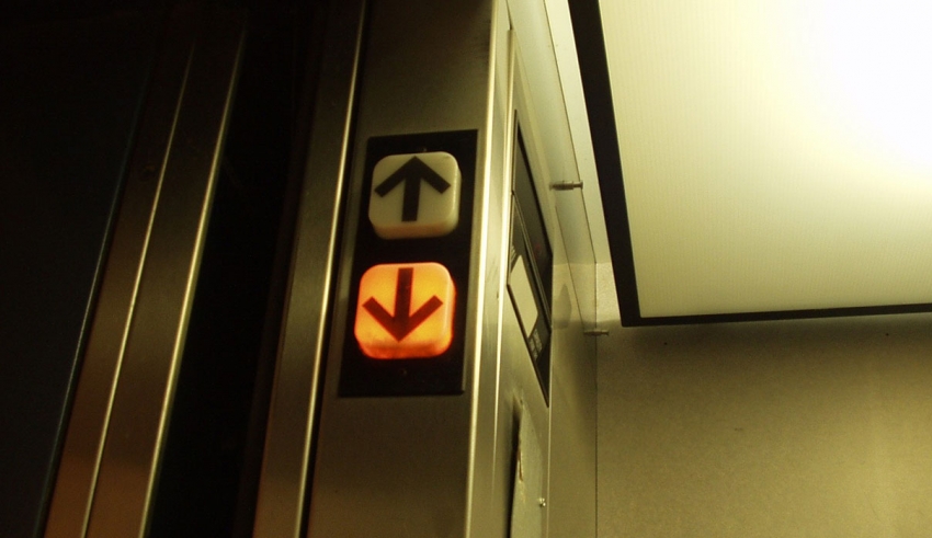 هنگام سقوط آسانسور چه کار کنیم؟ - ایمنی آسانسور