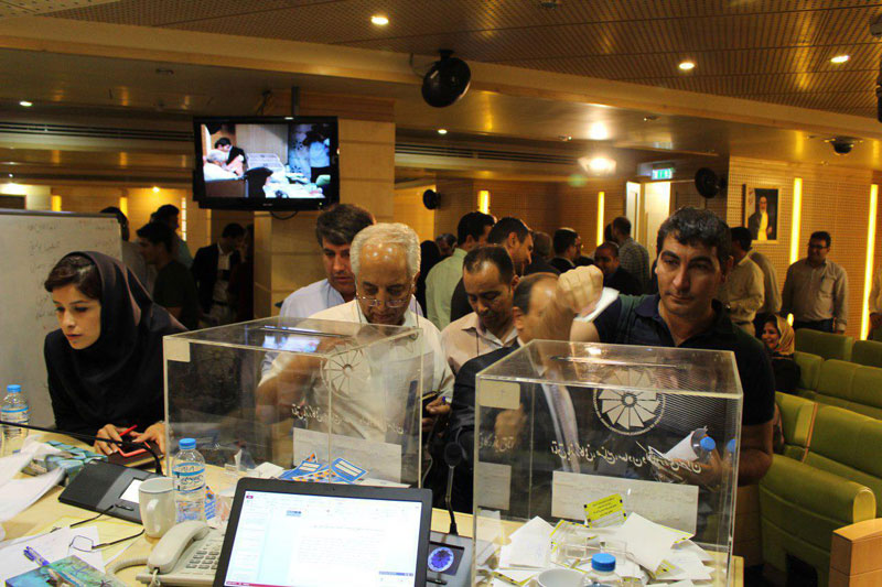 42 - گزارش کامل مراسم انتخابات اولين دوره سنديكای فروشندگان آسانسور و پله برقی استان تهران